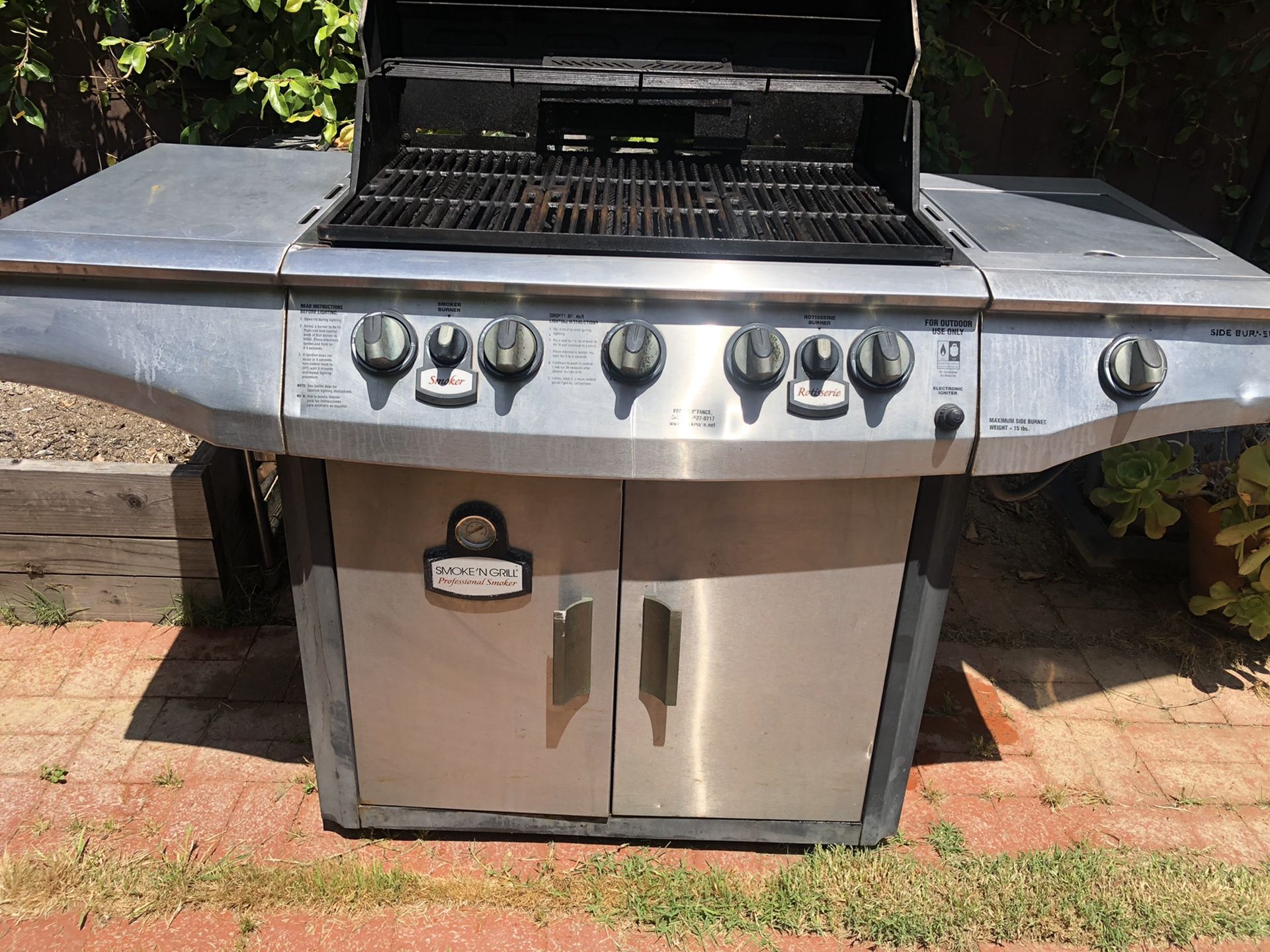 Brinkmann 5 burner natural gas grill for Sale in San Diego, CA OfferUp