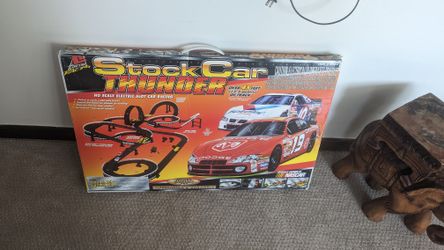 SUPER COOL LIKE NEW NASCAR STOCK CAR THUNDER RACETRACK MAKE OFFER