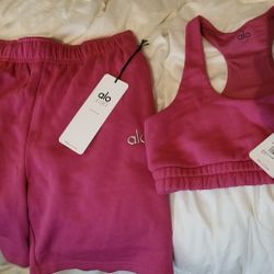 ALO Yoga Set Small Bra Med Shorts