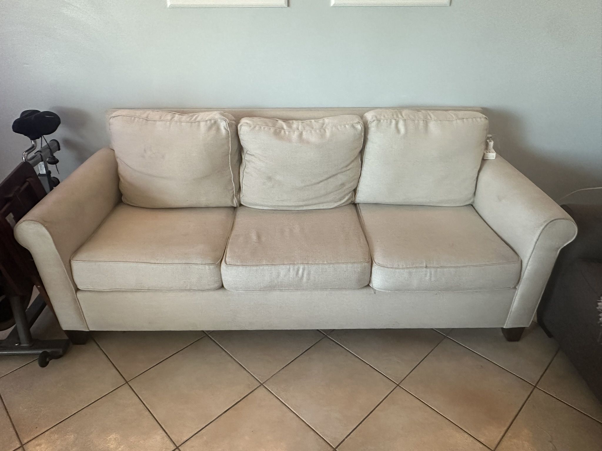 Free Couch - Sofa Gratis