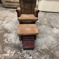 Good condition rocking chair￼