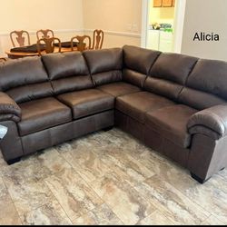 Coffee Bladen 2 Piece Sectional Couch/ Fast Delivery 