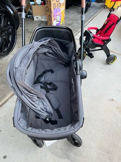 Evenflo Pivot NXT