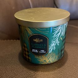  Candle Lite Flurries and Flannel 3 Wick Candle 