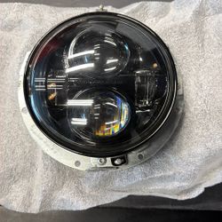 2018 Streetglide CVO HEADLIGHT