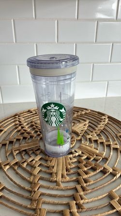 Starbucks holiday Tumbler with lid