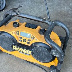 18v Dewalt. Radio Charger 