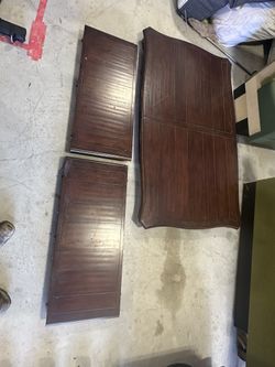 Dining Room Table And Chairs 