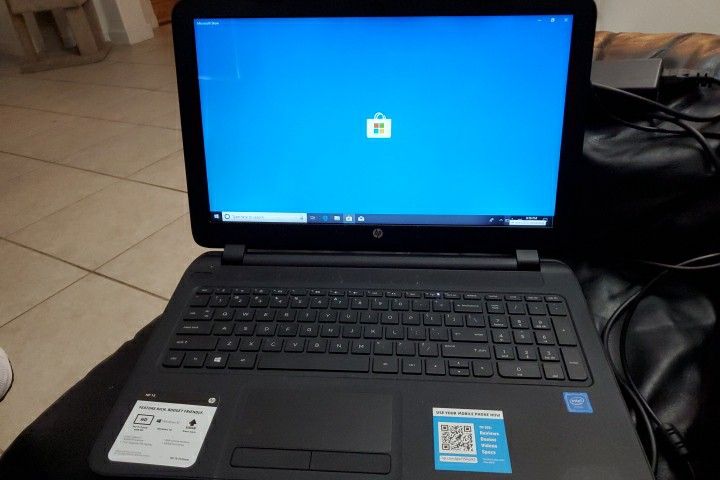 HP 15-1233WM 15.6" Laptop Intel Celeron N3050 4GB RAM 500GB Windows 10 Notebook