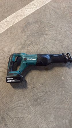 Makita 18v sawzall with 5.0 battery