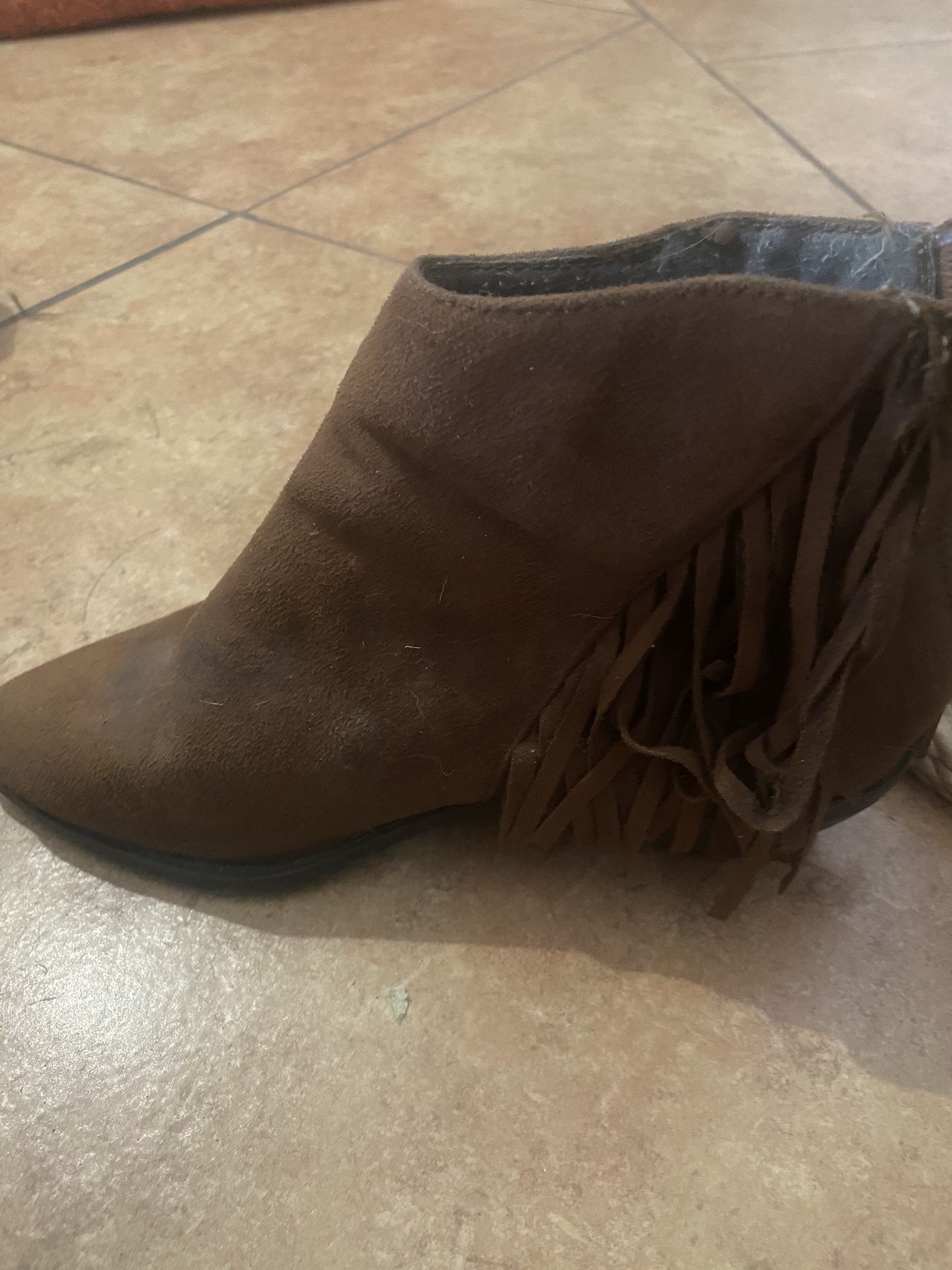 Brown Boot With Fringe