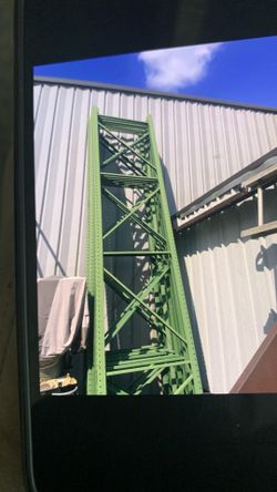 16’ Tear Drop pallet Racking Upright Frames and 8’ Cross Beams