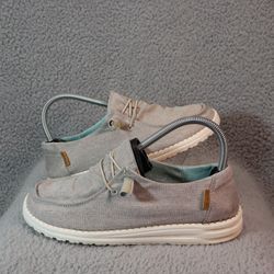Hey Dude Women sz 8 Tan Chambray Beige Shoes Slip on Loafers