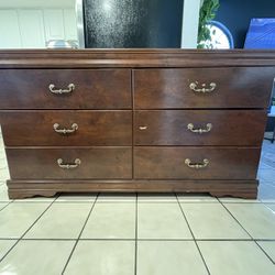 Ashley Furniture Solid 6 Drawer Dresser – Cherry Finish