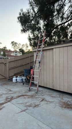 Fiberglass ladder