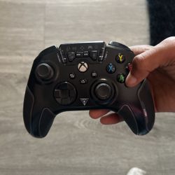 Turtle Beach Xbox Controller /  charger