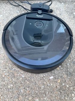 iRobot Roomba Robot Vacuum with Charging Dock