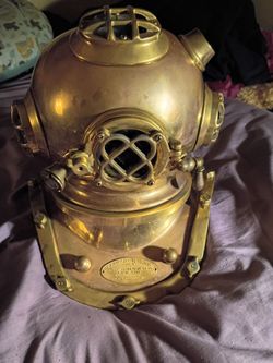 Brass divers helmet home decor