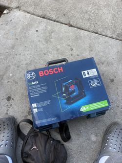 Bosch GLL100-42GL Cross-Line Laser Level Self-Leveling Green-Beam Waterproof