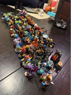 50+ Skylanders from trap force, giants, and swap force! Some rare**+Good condition!!!