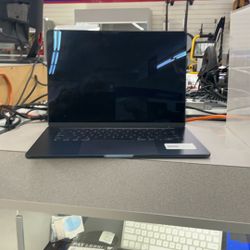Laptop (Apple/MACBOOK)