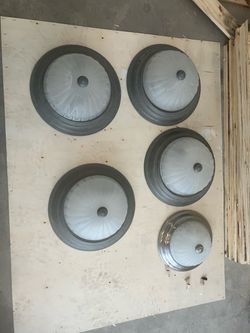 Flush ceiling lights