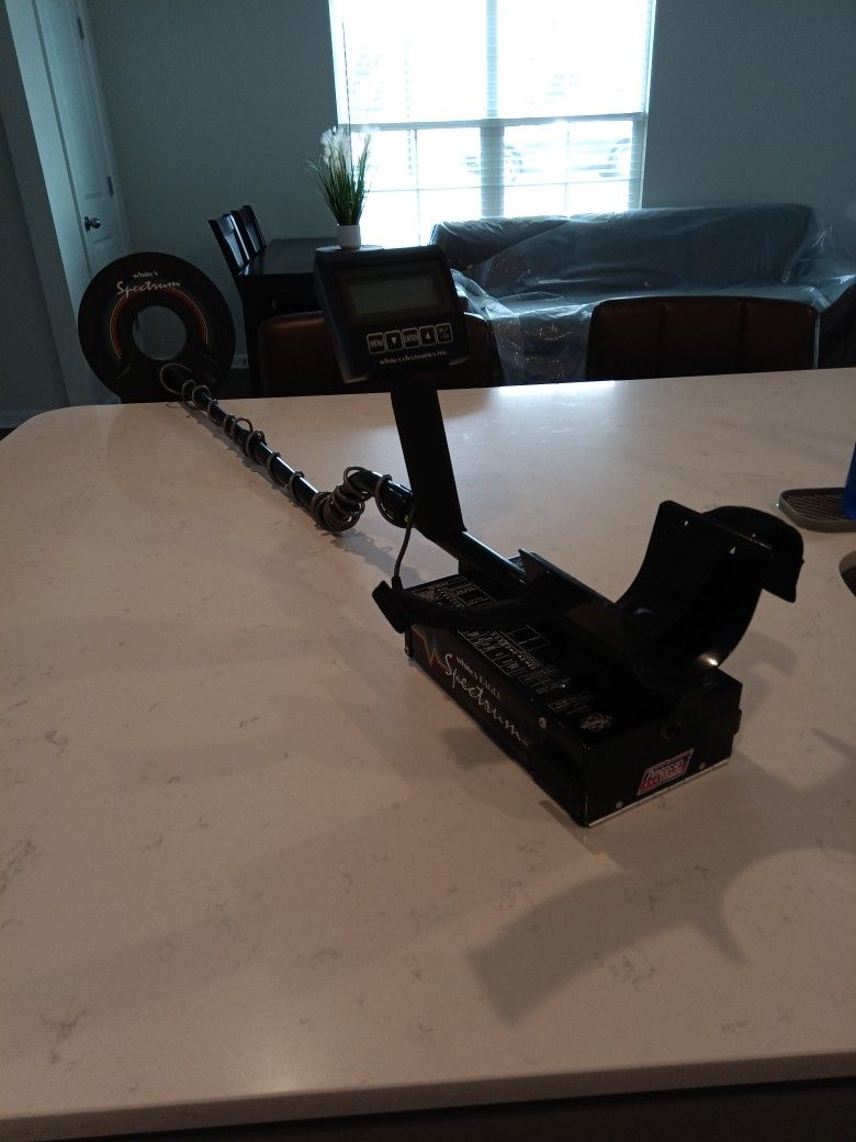 Whites Eagle Spectrum Metal Detector