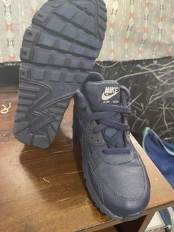 Navy Air Max Size 5Y