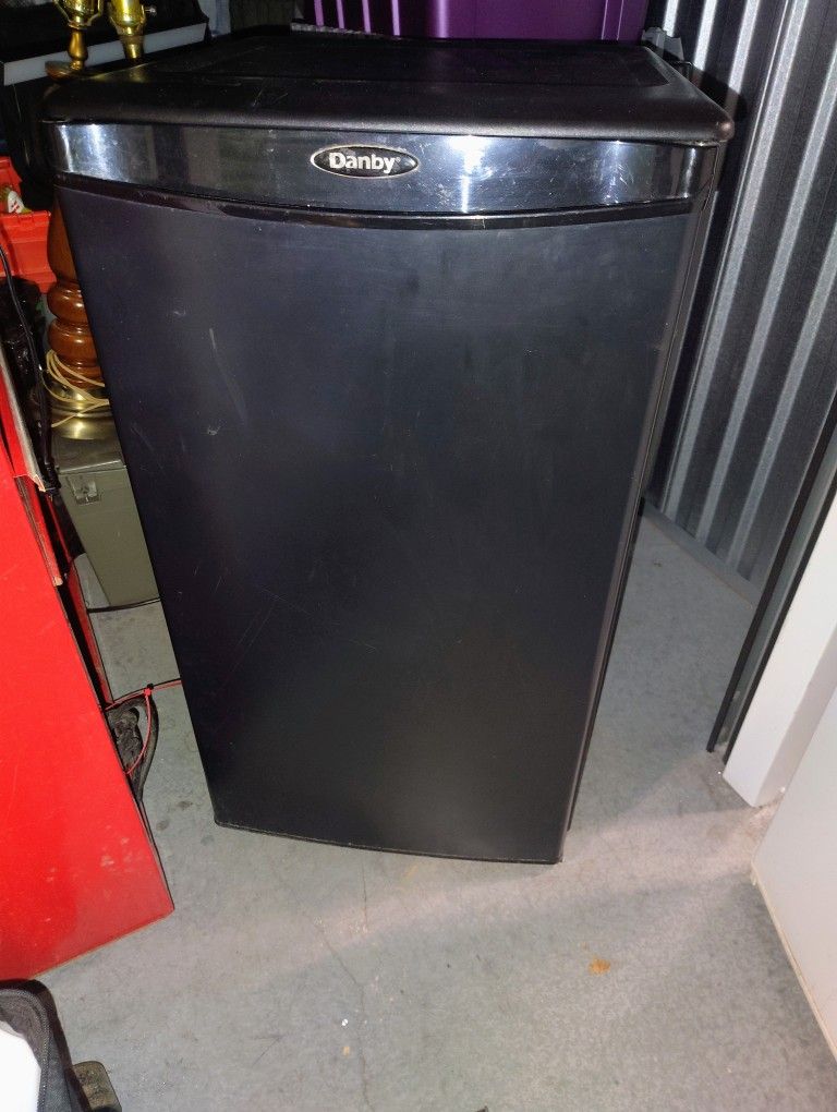 Danby 3.2 Cubic Ft Mini Fridge