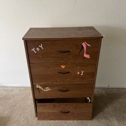 Dresser 