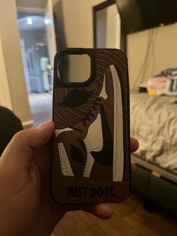 Original case we can meet at target Joe Battle Boulevard the cast is in a good condition  it’s only for iPhone 13 or 15 I have the 13 and it fits good