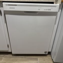 Amana Dishwasher (great Condition) 