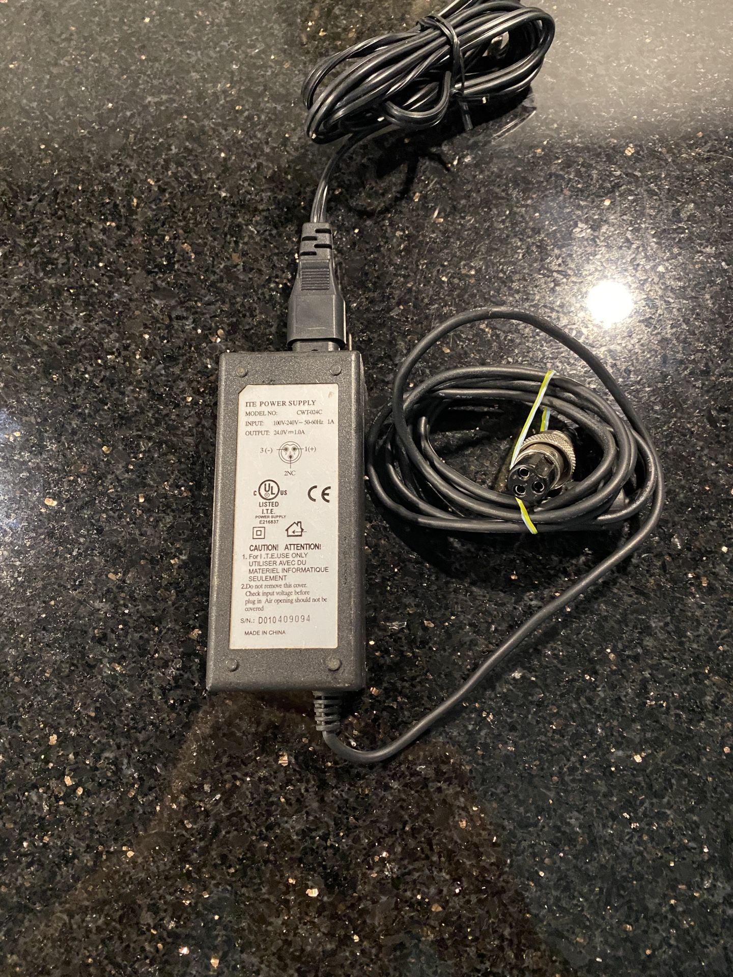 ITE Power Supply 24V 3.0A AC Adapter w/3-pin XLR Plug Model CWE-DAC for I.T.E.