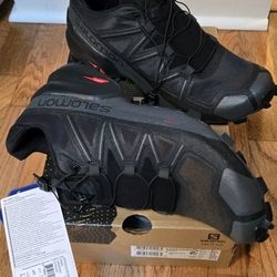 NEW Salomon Speedcross 5 - Trail Running Shoes