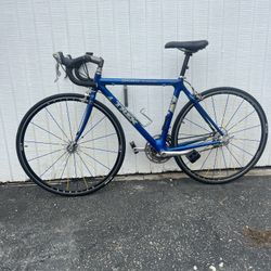 Trek 5220 Carbon Fiber Road Bike