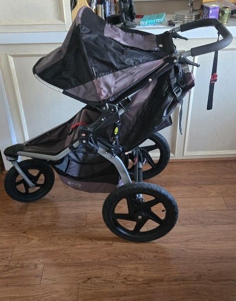 BOB Revolution SE Jogging Baby Stroller