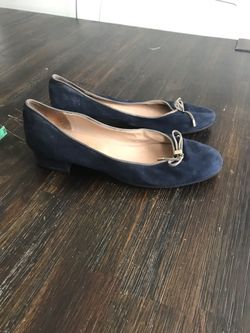La Badia Firenze Designer shoes size EU 40 / US 10 Blue Suede Flats. Condition is pre owned. See pictures ask questions and make an offer!