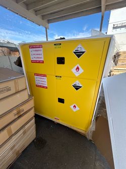 Flammable Cabinet, Cold-Rolled Steel, Adjustable Shelves, OSHA & CE Certified for Industrial, Commercial, Laboratory, and Institutional Use, Yellow