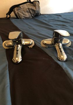 Llaves de agua para lavamanos