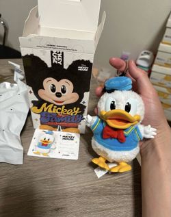 100% authentic Pop Mart Disney Mickey Family Cute Together Plush Keychain DONALD DUCK