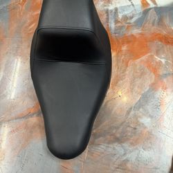 Harley Davidson FXLRS Seat 