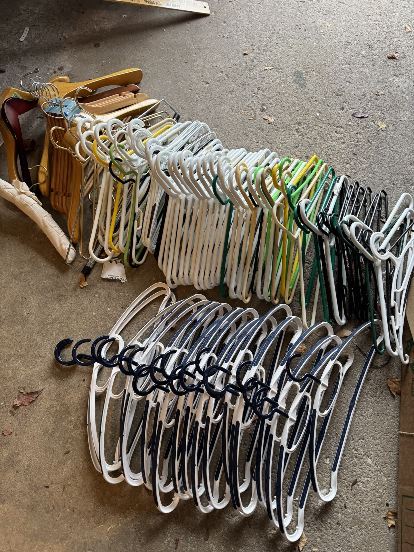 Clothes Hangers 100 pieces
