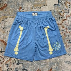 ERIC EMANUEL SHORTS SIZE MEDIUM 