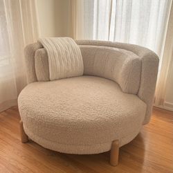Crate & Kids Oversized Sherpa Lounge Chair