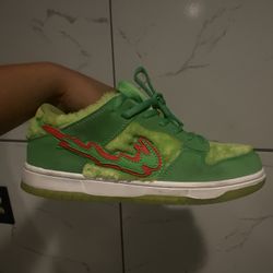 GRINCH AIR FORCE 1s 