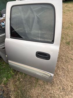 03-06 Chevy gmc crew cab rear door
