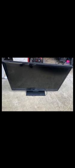 FLATSCREEN TV 32 IN WORKS PERFECTLY