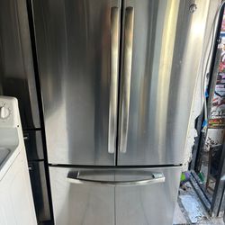 Ge French Door Refrigerator 33w 