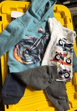 Toddler clothes 2T