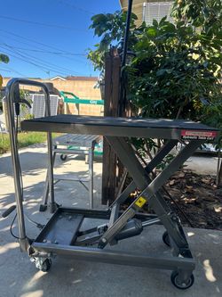 Pittsburgh 500lbs capacity hydraulic lift 28" cart Platform is 28"x18" 100% good condition